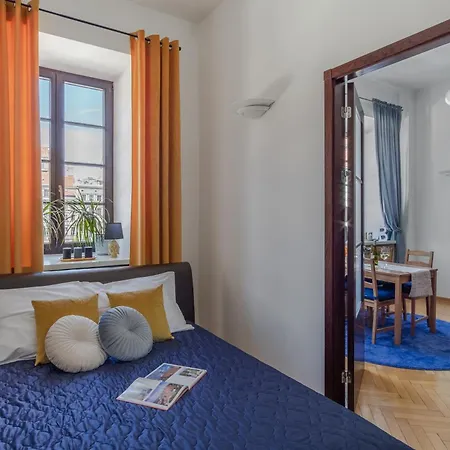 Old Town - Premium Apartment